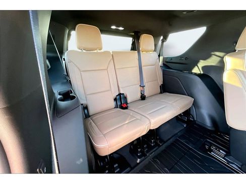 Used 2024 Chevrolet Tahoe Premier w/ Premium Package 2 image 26