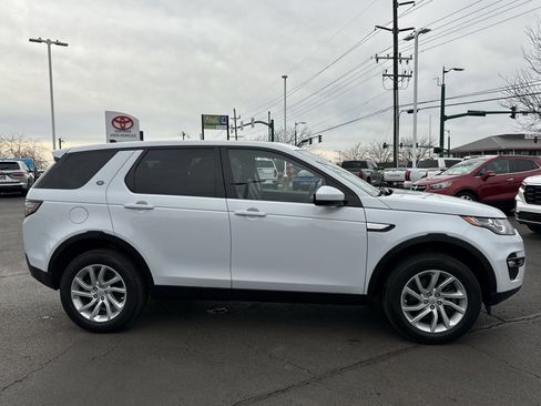 Used 2016 Land Rover Discovery Sport HSE image 17