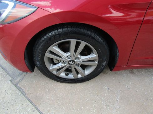 Used 2017 Hyundai Elantra SE FWD image 13