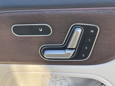 Used 2023 Mercedes-Benz GLA 250 4MATIC image 37