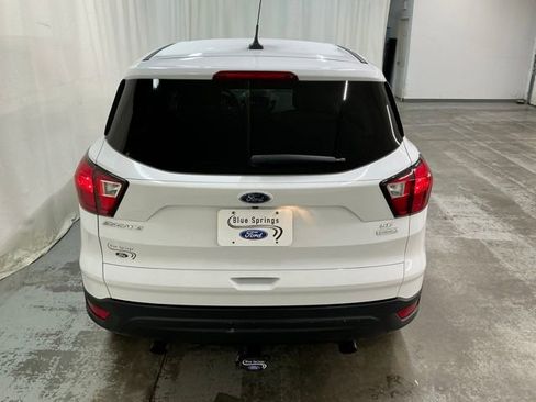 Used 2019 Ford Escape SE image 4