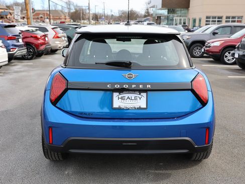 Used 2025 MINI Cooper 2-Door Hardtop image 6