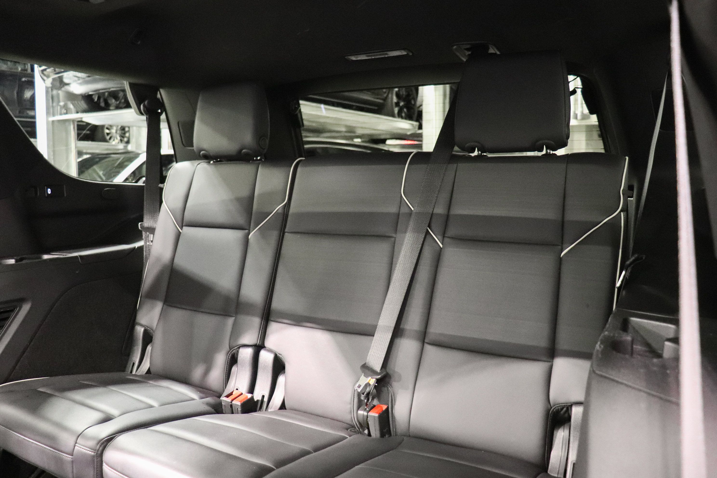 Used 2023 Cadillac Escalade Premium Luxury w/ LPO, Floor Liner Package AWD/4WD image 18
