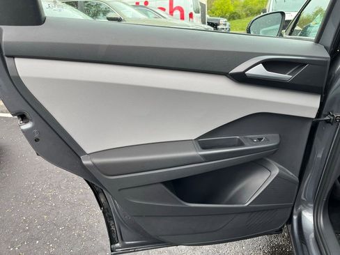 Certified 2022 Volkswagen Taos S FWD image 24