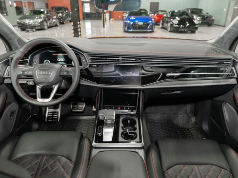 Used 2025 Audi SQ7 Prestige w/ Prestige Package AWD/4WD image 31