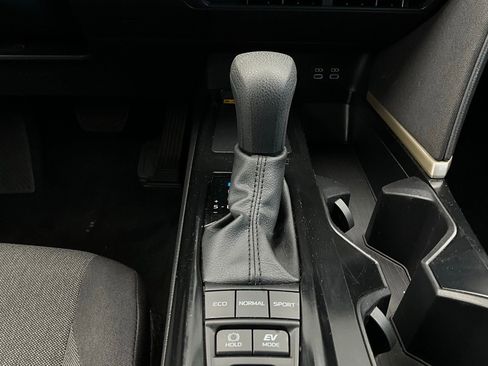 Used 2025 Toyota Camry LE image 23