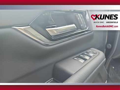 New 2026 GMC Yukon Denali w/ Denali Reserve Package AWD/4WD image 17