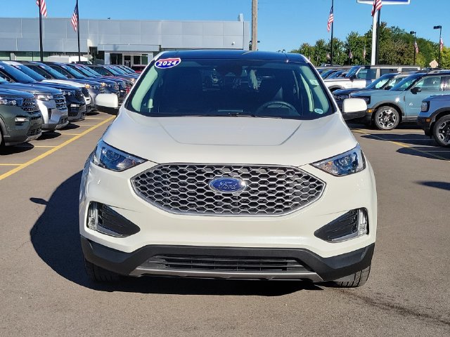 Certified 2024 Ford Edge SEL w/ Convenience Package AWD/4WD image 2