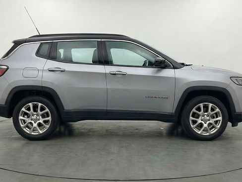 Used 2025 Jeep Compass Limited AWD/4WD image 11