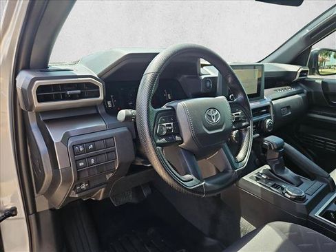 Used 2025 Toyota Tacoma SR5 AWD/4WD image 10