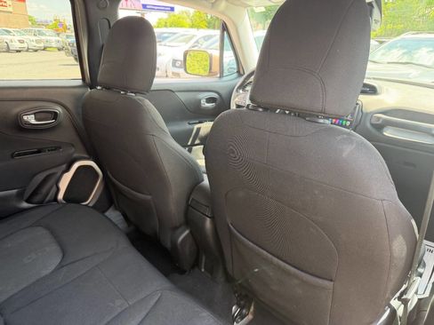 Used 2016 Jeep Renegade Latitude AWD/4WD image 35