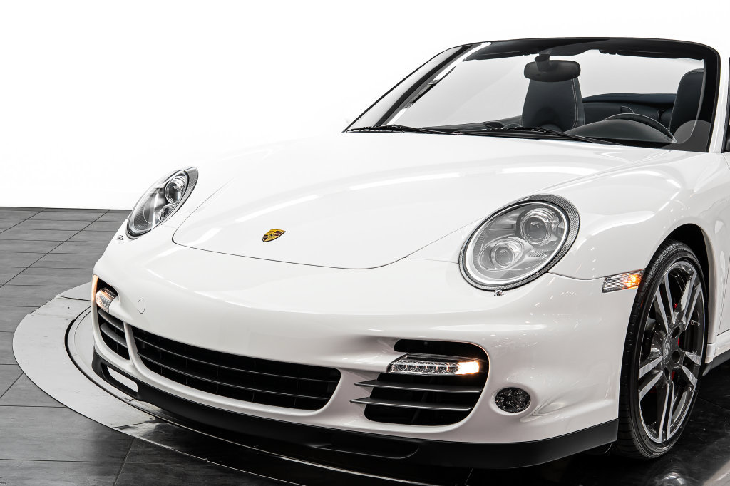 Used 2010 Porsche 911 Turbo AWD/4WD image 15