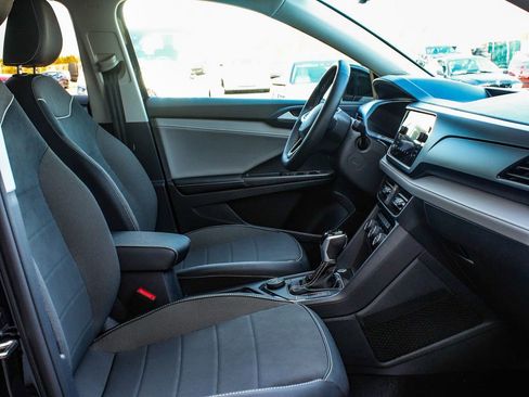 Used 2024 Volkswagen Taos SE w/ Taos Adventure Package (SXB) AWD/4WD image 41