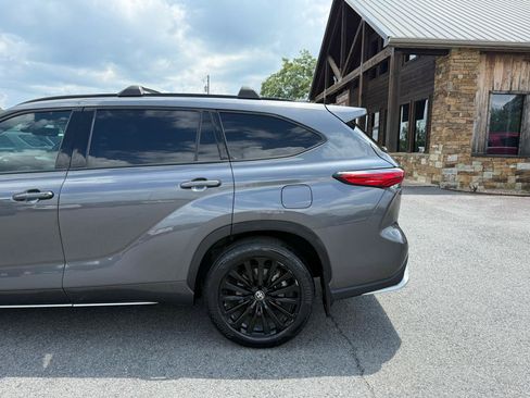 Used 2023 Toyota Highlander XSE FWD image 44