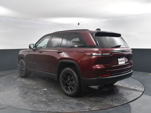 New 2025 Jeep Grand Cherokee Altitude w/ Trailer Tow Package image 7