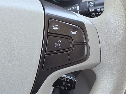 Used 2013 Toyota Sienna LE FWD image 20
