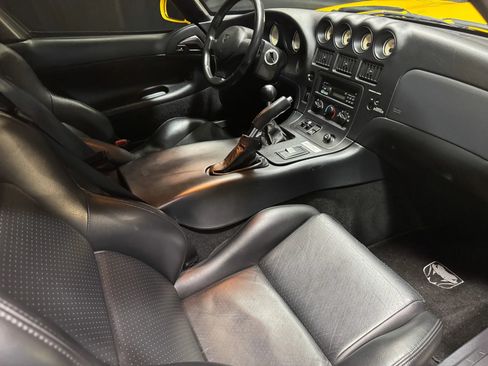 Used 2002 Dodge Viper GTS RWD image 33