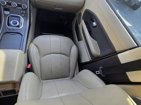 Used 2019 Land Rover Range Rover Evoque SE AWD/4WD image 28