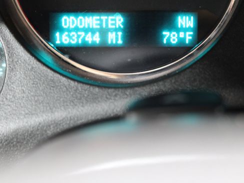 Used 2013 Chevrolet Avalanche LTZ AWD/4WD image 13
