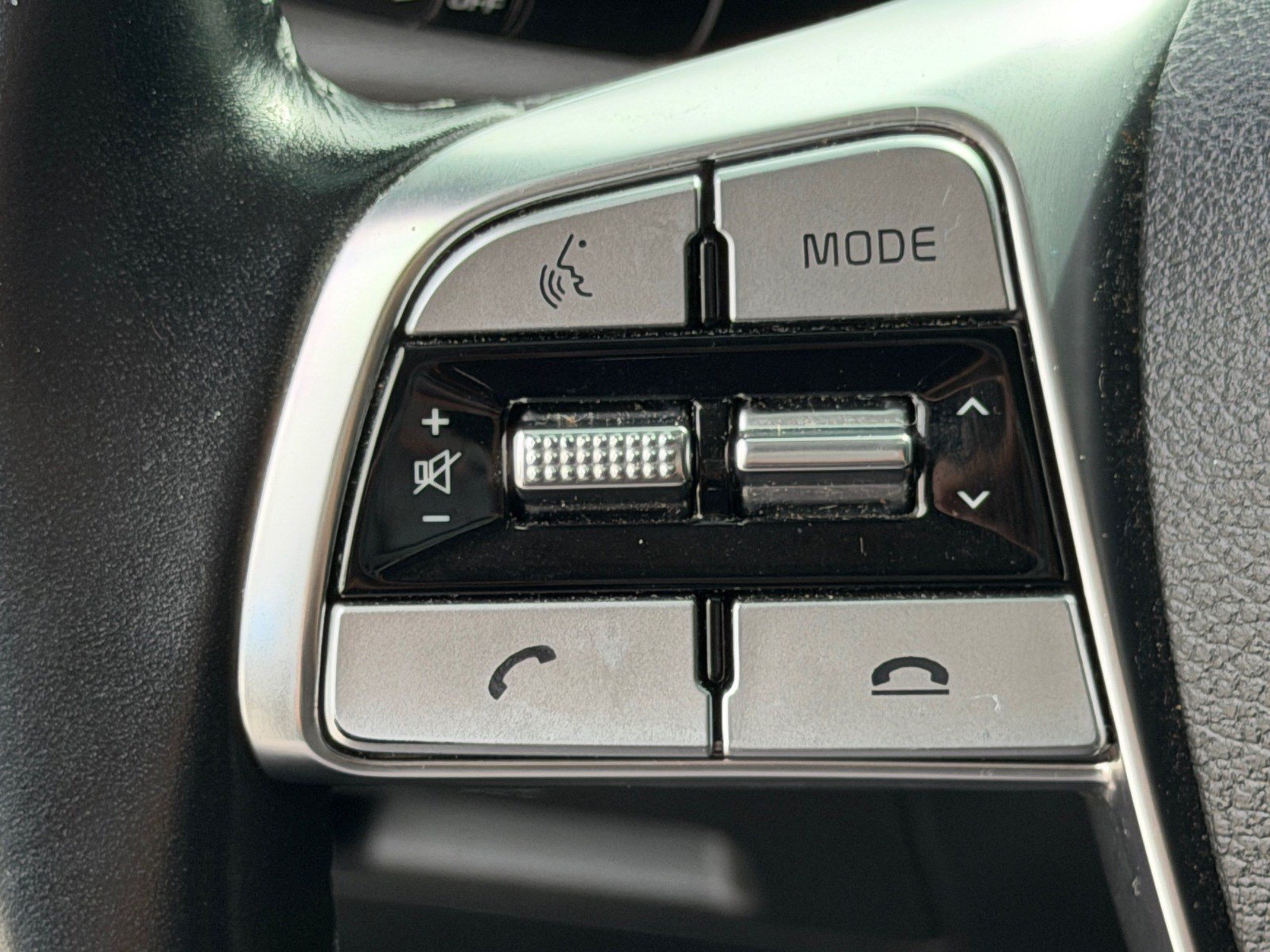 Certified 2022 Kia Telluride EX w/ EX Premium Package FWD image 33