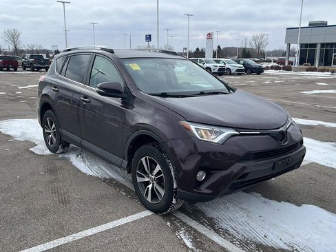 Used 2018 Toyota RAV4 XLE w/ Plus Extra Value Package image 17