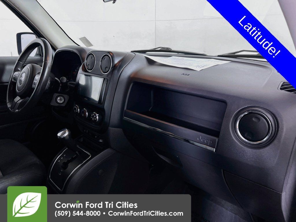 Used 2011 Jeep Patriot Latitude AWD/4WD image 28