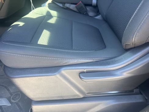 Used 2022 Chevrolet Silverado 2500 Custom w/ Custom Value Package image 18