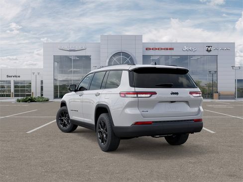New 2025 Jeep Grand Cherokee L Altitude image 3