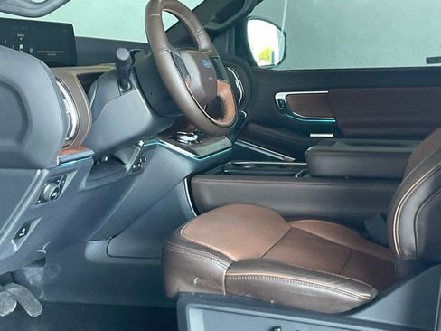 Used 2025 Ford Expedition King Ranch image 14