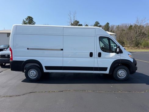 New 2026 RAM ProMaster 2500 w/ Convenience Group image 2
