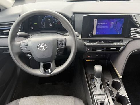 Used 2025 Toyota Camry LE FWD image 11