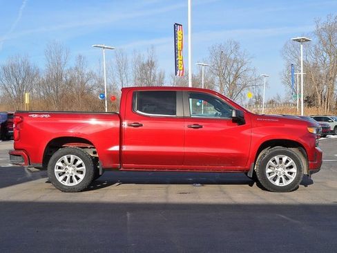 Used 2020 Chevrolet Silverado 1500 Custom w/ Custom Value Package image 2