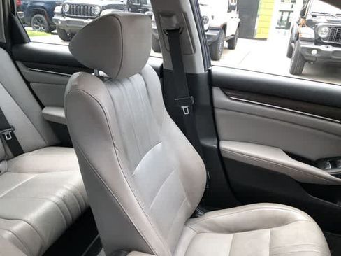 Used 2018 Honda Accord EX-L image 17