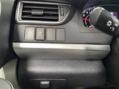 Used 2015 Toyota Camry XSE image 16