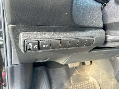 Used 2022 Toyota Corolla LE FWD image 13