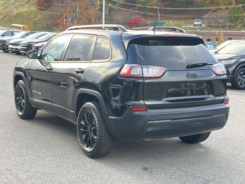 Used 2023 Jeep Cherokee Altitude Lux image 3