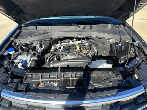 Used 2025 Ford Explorer Active AWD/4WD image 27