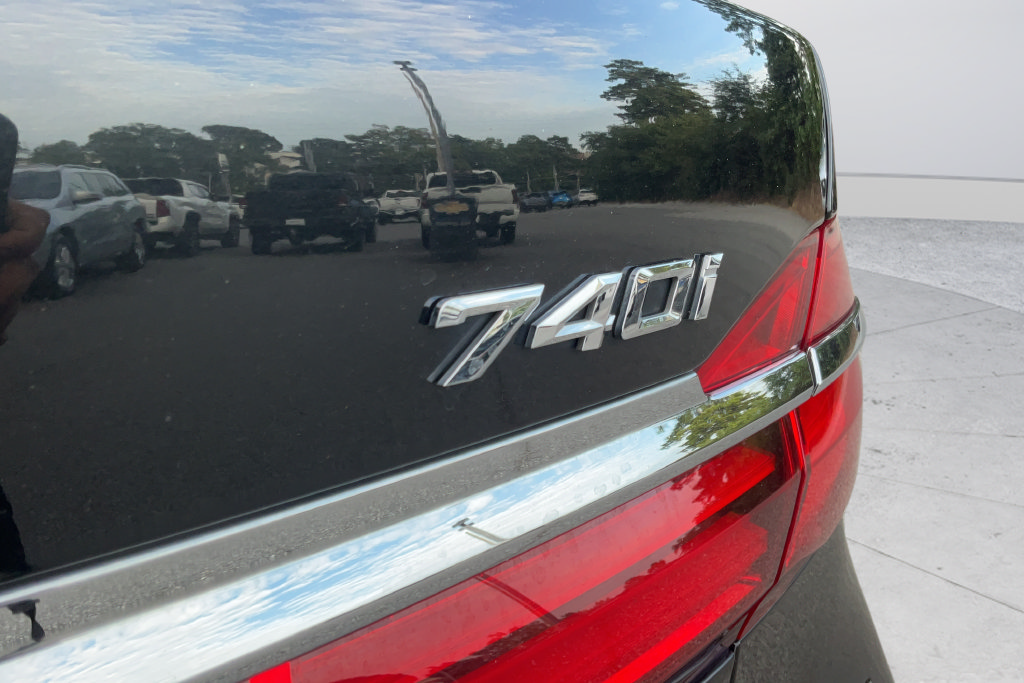 Used 2018 BMW 740i RWD image 28