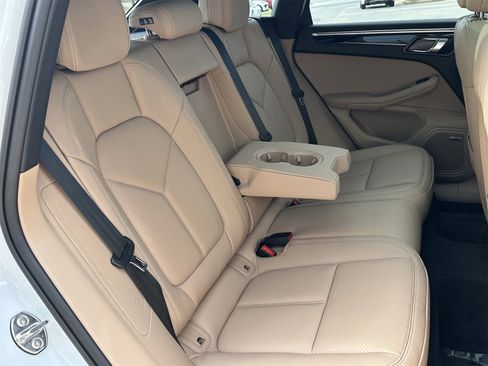 New 2026 Porsche Macan image 19