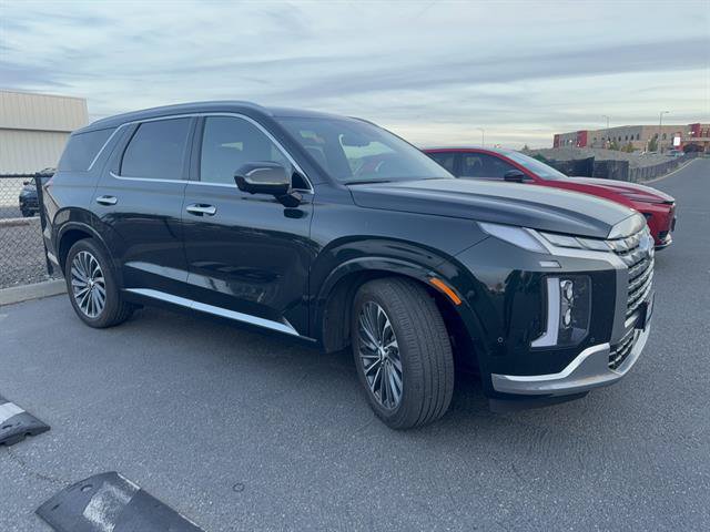 Used 2024 Hyundai Palisade Calligraphy AWD/4WD image 2