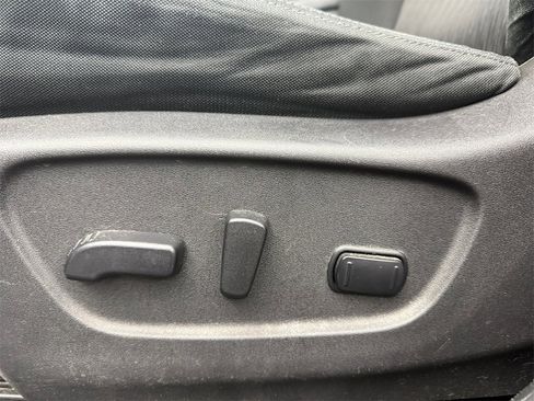 Used 2020 Nissan Rogue SV image 13