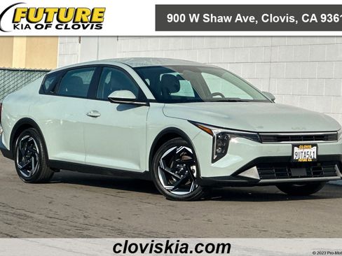 Used 2025 Kia K4 EX image 1