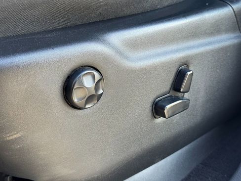 Used 2019 Jeep Grand Cherokee Limited image 37