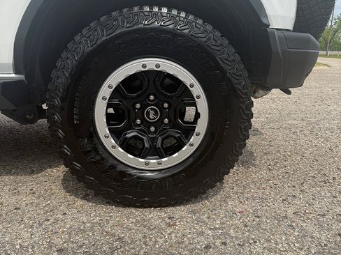 Used 2022 Ford Bronco Badlands AWD/4WD image 5