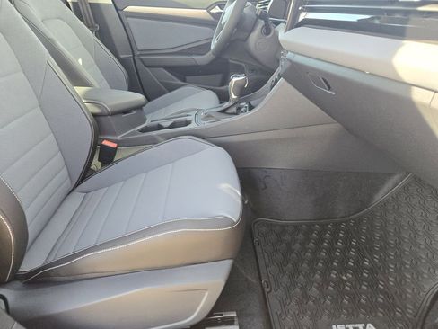 New 2026 Volkswagen Jetta SE FWD image 11