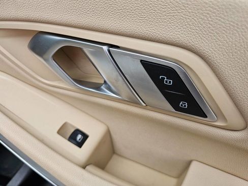 Used 2021 BMW 330i xDrive Sedan w/ Convenience Package image 32