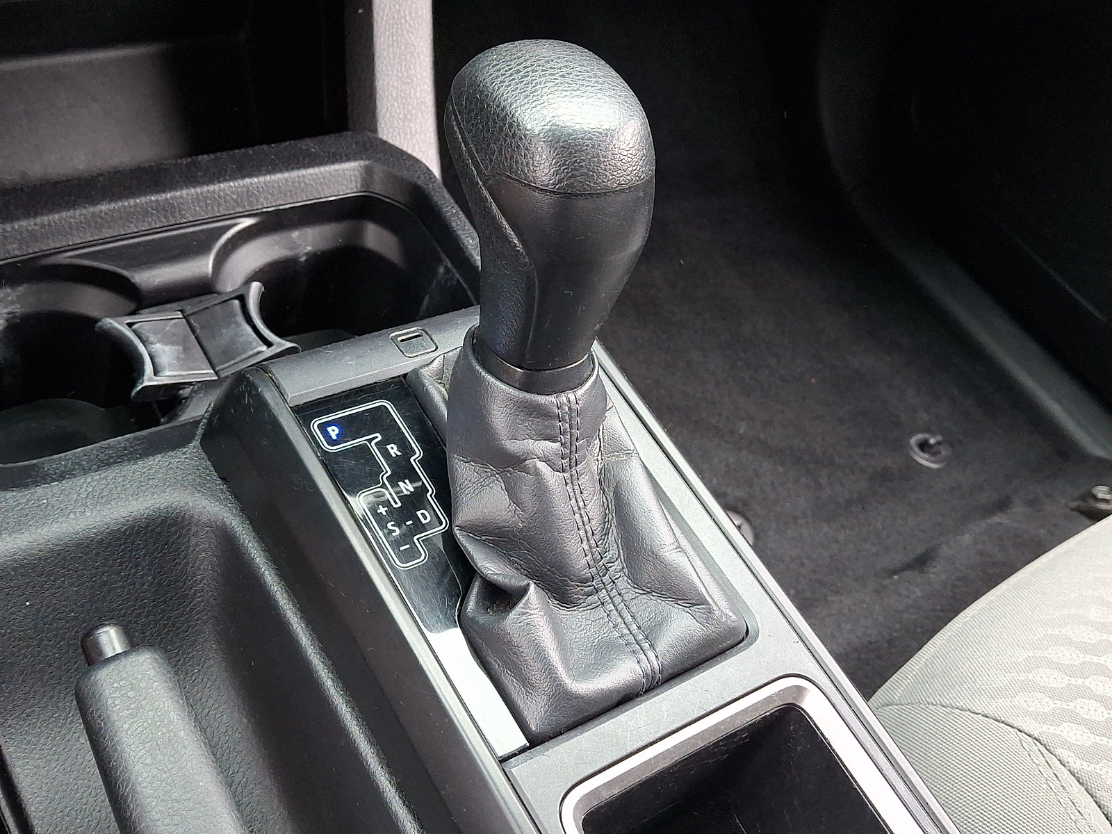 Used 2021 Toyota Tacoma SR AWD/4WD image 12