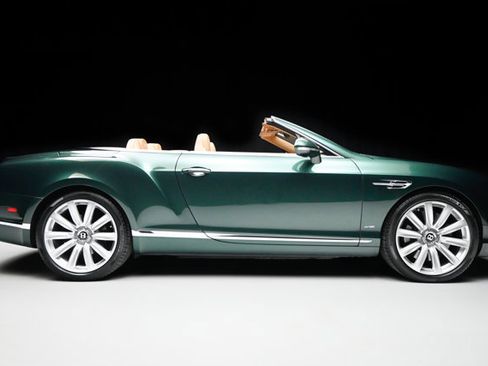 Used 2017 Bentley Continental GT image 30