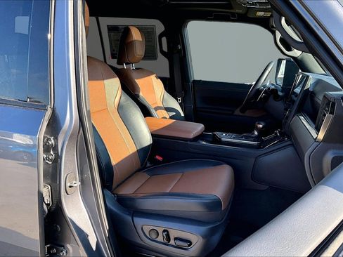 Used 2024 Lexus GX 550 w/ Accessory Package (Z1) image 7