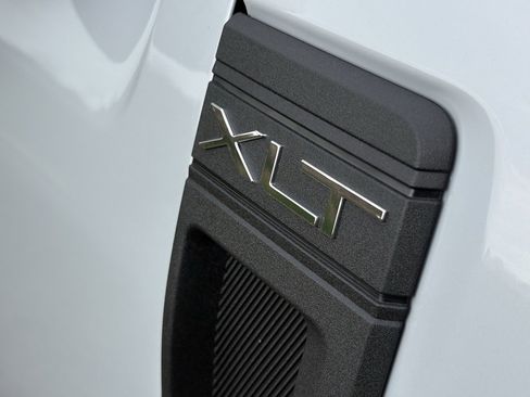 New 2025 Ford Maverick XLT image 10